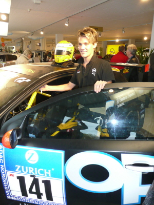Thierry Kilchenmann im Opel Center: Klicke und Bild wird grösser!