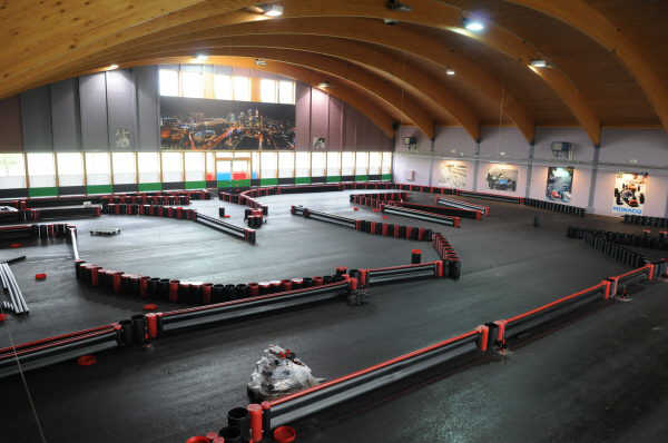 Indoor-Kart-Palais im Belpmoos